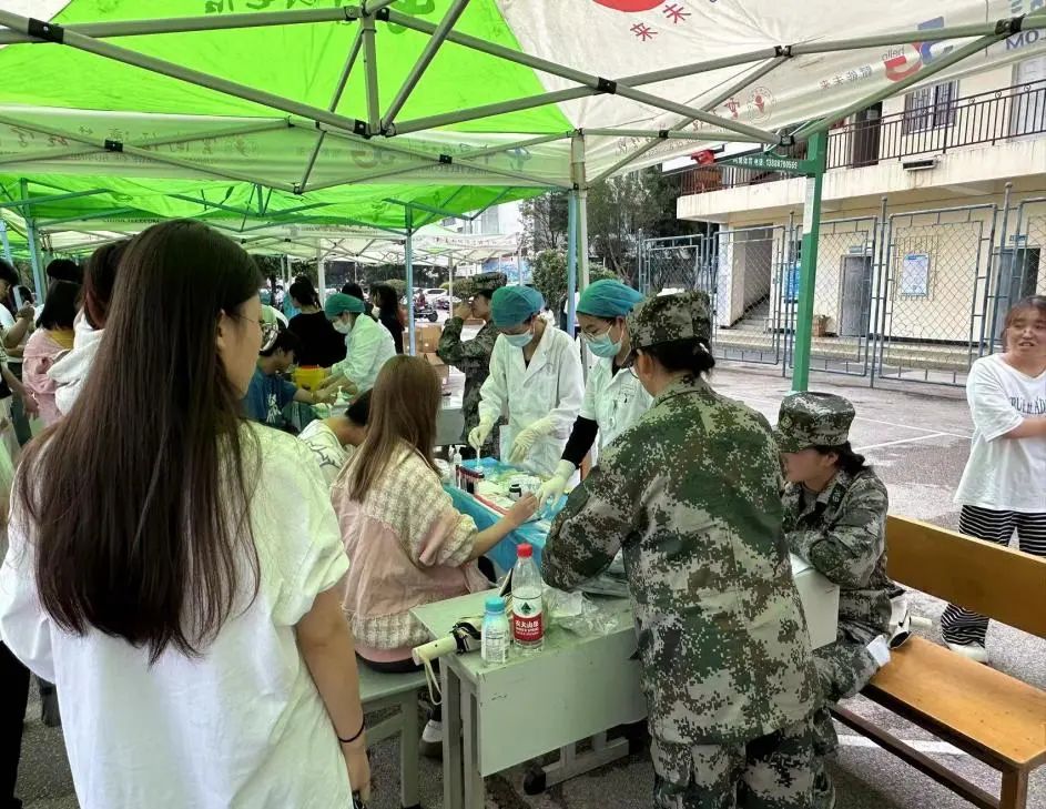 医家仁社区开展传染病筛查和家庭医生签约活动 第 5 张